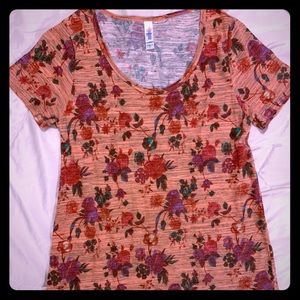Classic T LulaRoe top